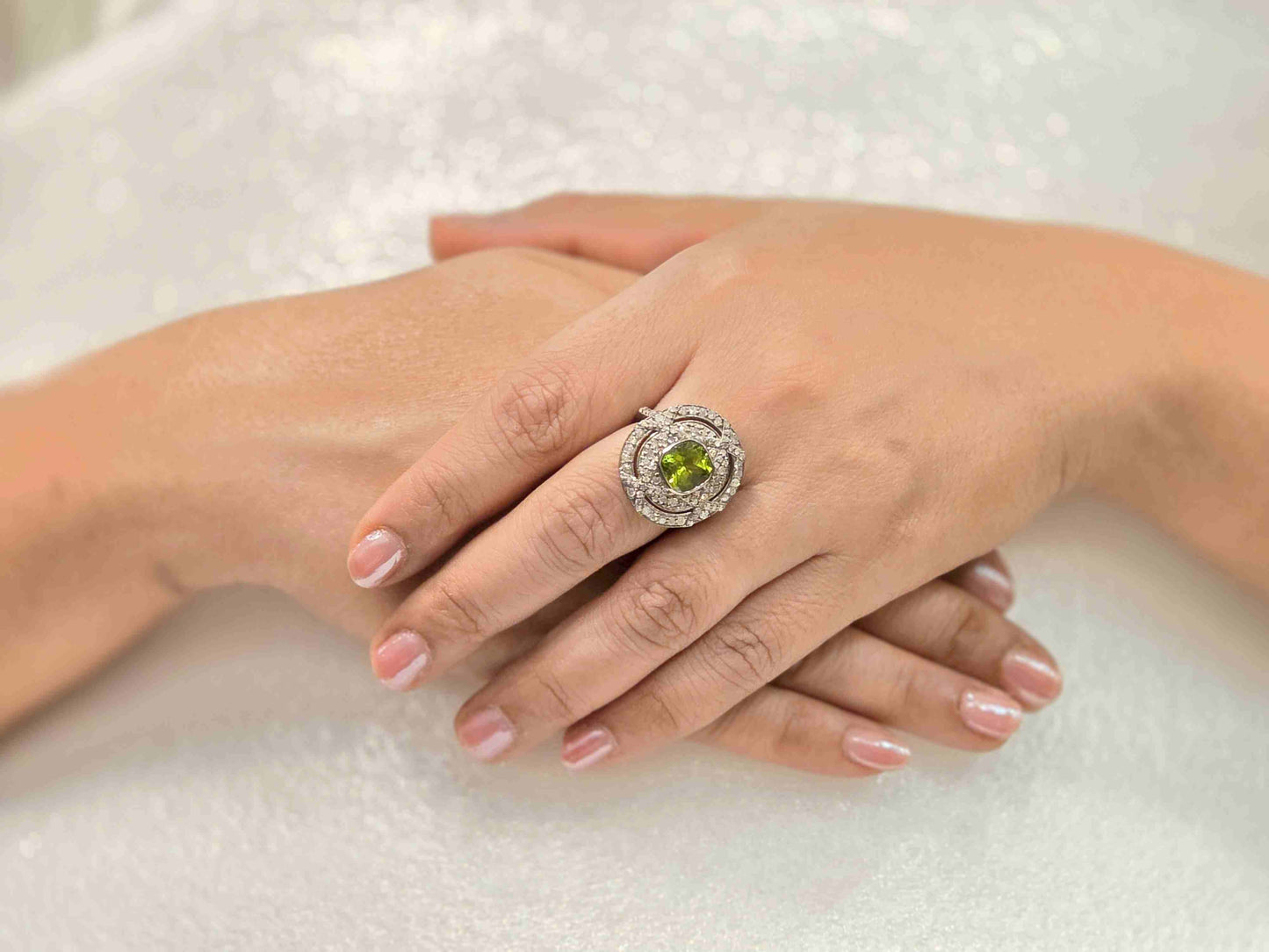 VIC DIA PERIDOT RING