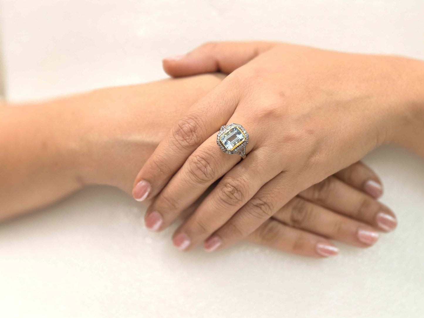 VIC. Aqu & Diamond Ring
