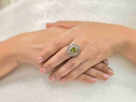 VIC DIA PERIDOT RING